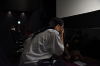 マスコミに紛れていたサプライズゲストの坂東希。