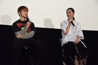 左から佐野玲於、坂東希。