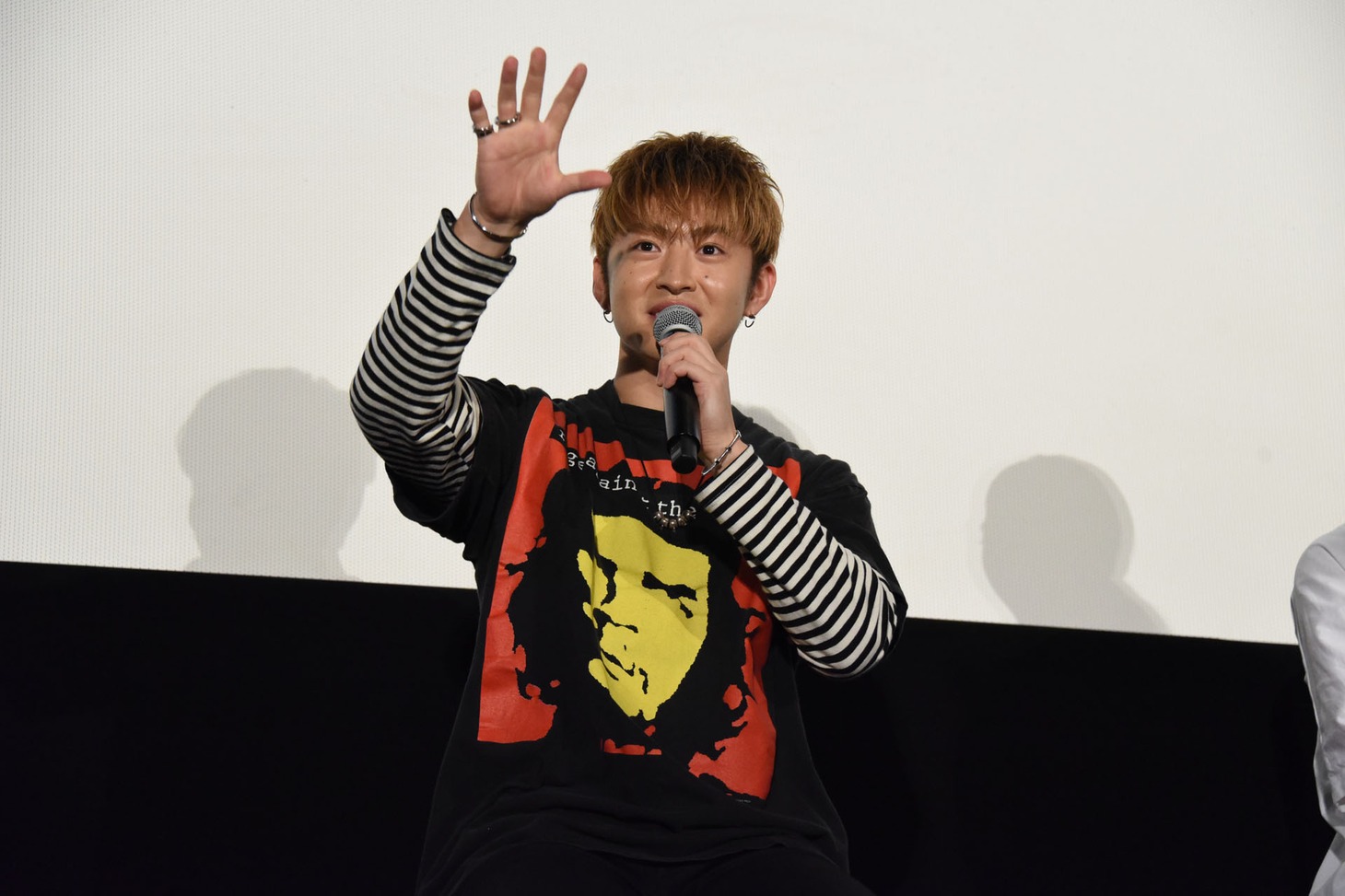佐野玲於