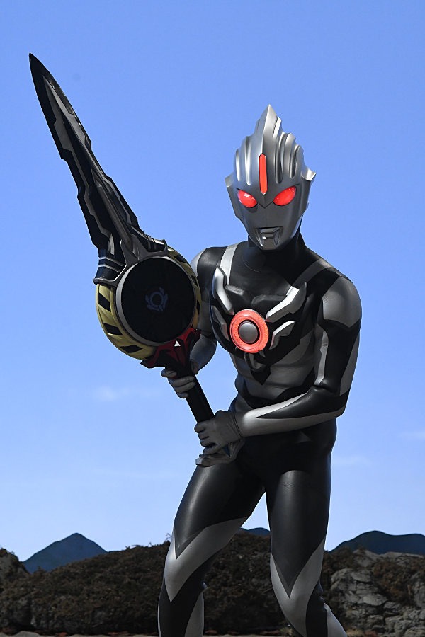 「ウルトラマンR／B」より、ウルトラマンオーブダーク。