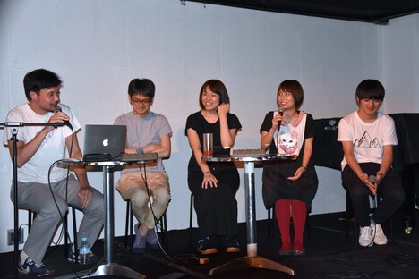 左から岩井澤健治、青木純、久野遥子、姫乃たま、大橋裕之。