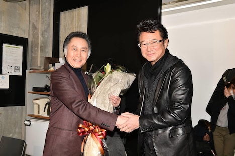 左から北大路欣也、船越英一郎。