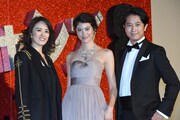 「オーシャンズ8」完成披露試写会の様子。左から蘭寿とむ、森星、谷原章介。