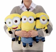 「Mocchi-Mocchi- ぬいぐるみM」（各3229円）