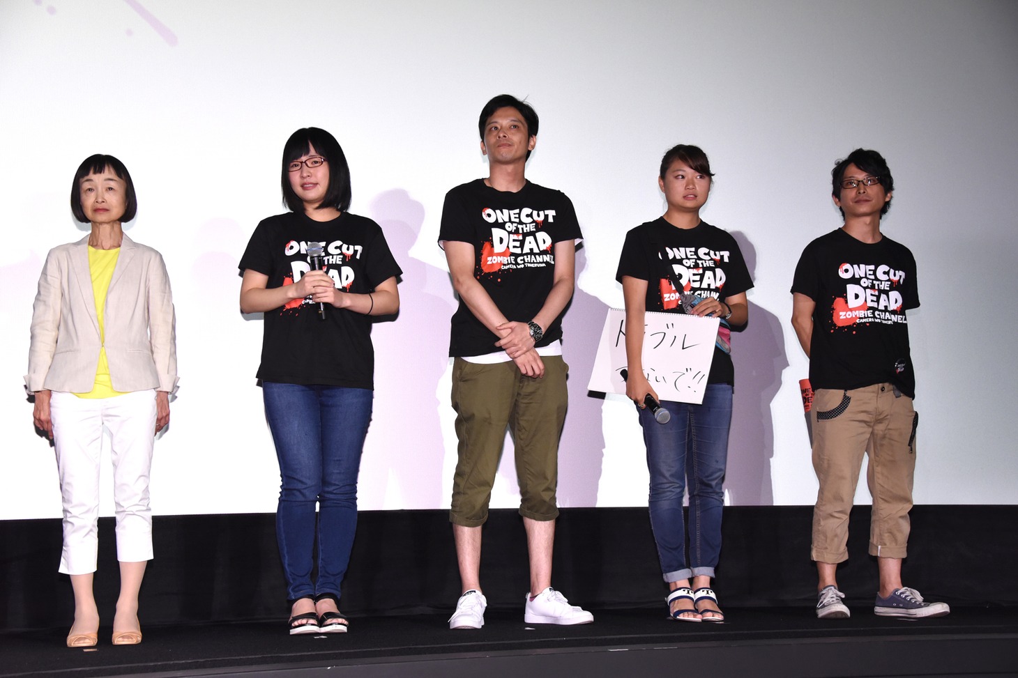 左から竹原芳子、浅森咲希奈、山口友和、合田純奈、藤村拓矢。
