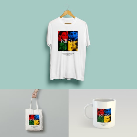 上から時計回りにTシャツ、マグカップ、トートバッグ。※画像はイメージ