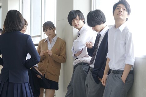 「ここは退屈迎えに来て」