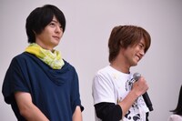 左から犬飼貴丈、赤楚衛二。