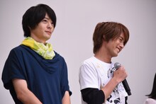 左から犬飼貴丈、赤楚衛二。