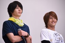 左から犬飼貴丈、赤楚衛二。