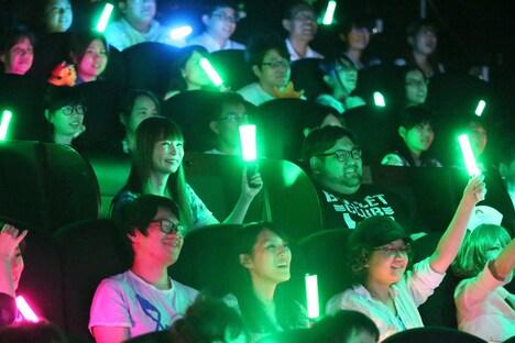 「劇場版ポケットモンスター みんなの物語」応援上映の様子。