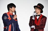 左から結木滉星、伊藤あさひ。