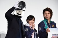 左からカメラ男、奥山かずさ、横山涼。