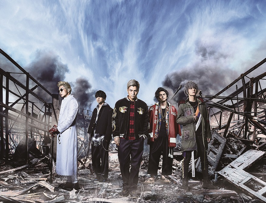 「HiGH&LOW THE MOVIE 2 / END OF SKY」ビジュアル (c)2017「HiGH&LOW」製作委員会