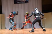 左からアナザービルド、仮面ライダーゲイツ、仮面ライダージオウ。