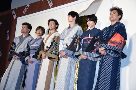 「銀魂2 掟は破るためにこそある」完成披露試写会の様子。