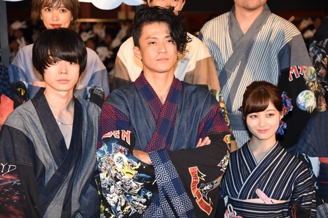 左から菅田将暉、小栗旬、橋本環奈。