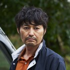 安田顕が血まみれに、木野花は耳にハサミ「愛しのアイリーン」予告解禁