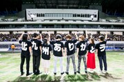「劇場版 仮面ライダービルド Be The One」北九州イベントにて、Tシャツの文字でファンに感謝を伝えるキャストとプロデューサーの大森敬仁。