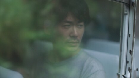 「凪の海」より、永岡佑演じる井上圭介。