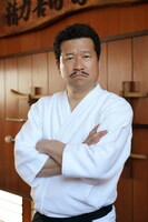 佐藤二朗演じる赤坂哲夫。