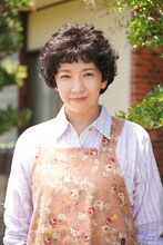 瀬奈じゅん演じる三橋愛美。