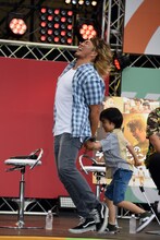 “寺田心式レインメーカー返し”を棚橋弘至（左）にお見舞いする寺田心（右）。