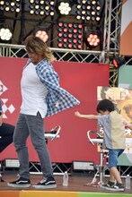 “寺田心式レインメーカー返し”を棚橋弘至（左）にお見舞いする寺田心（右）。