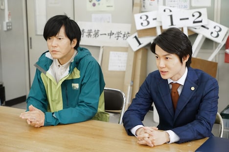 「やけに弁の立つ弁護士が学校でほえる」