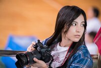 佐生雪演じる山田レイナ。