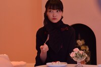 「GIVER 復讐の贈与者」より、菅野莉央。