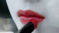 「LIP THE COLOR」CM「色落ちしないの、うるおうの」篇