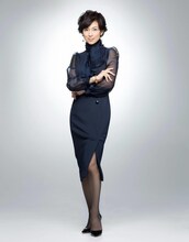 鈴木保奈美演じる幸村チカ。