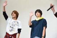 左から赤楚衛二、犬飼貴丈。