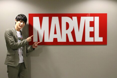 マーベルコミックス本社を訪問した中川大志。