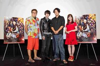 大阪舞台挨拶の様子。左から福田雄一、菅田将暉、小栗旬、橋本環奈。