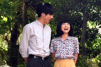 左から高橋一生、永作博美。