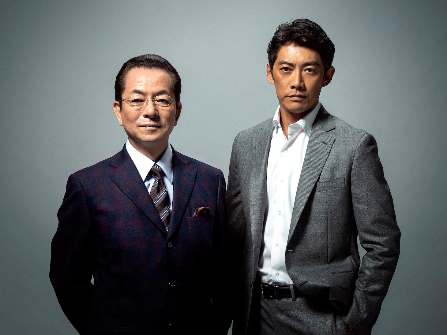 左から杉下右京役の水谷豊、冠城亘役の反町隆史。