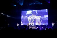 「PKCZ×DTC-湯けむり純情篇-from HiGH&LOW 完成披露試写会＆PREMIUM LIVE SHOW」より、HONEST BOYZと登坂広臣によるパフォーマンスの様子。