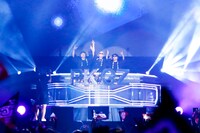 「PKCZ×DTC-湯けむり純情篇-from HiGH&LOW 完成披露試写会＆PREMIUM LIVE SHOW」より、PKCZによるパフォーマンスの様子。