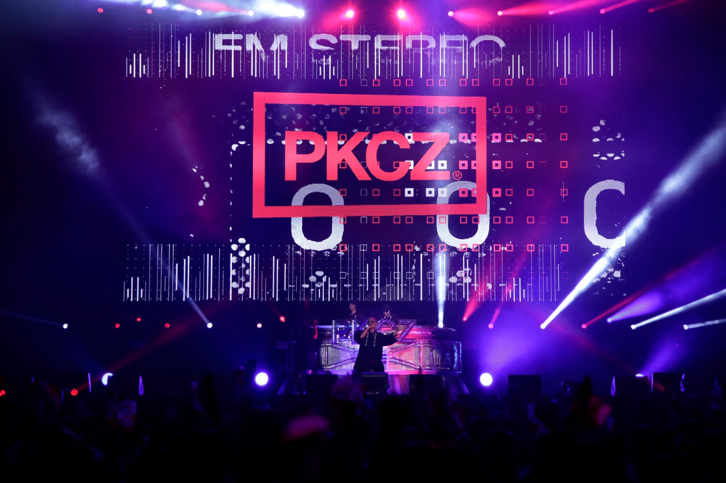 「PKCZ×DTC-湯けむり純情篇-from HiGH&LOW 完成披露試写会＆PREMIUM LIVE SHOW」より、PKCZによるパフォーマンスの様子。