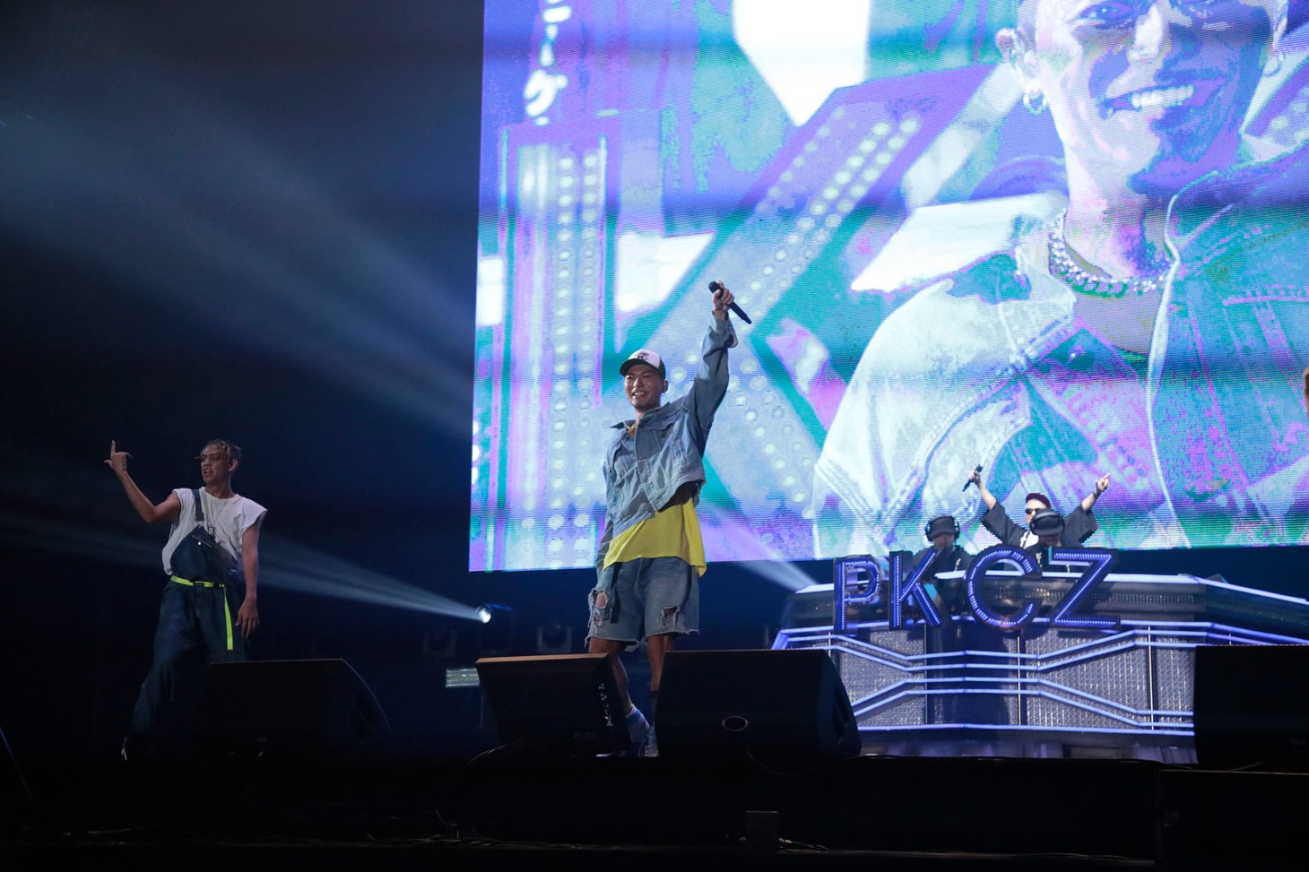 「PKCZ×DTC-湯けむり純情篇-from HiGH&LOW 完成披露試写会＆PREMIUM LIVE SHOW」より、EXILE SHOKICHIによるパフォーマンスの様子。