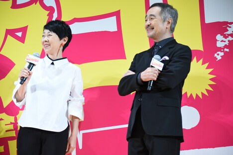 「音量を上げろタコ！なに歌ってんのか全然わかんねぇんだよ!!」完成披露舞台挨拶の様子。