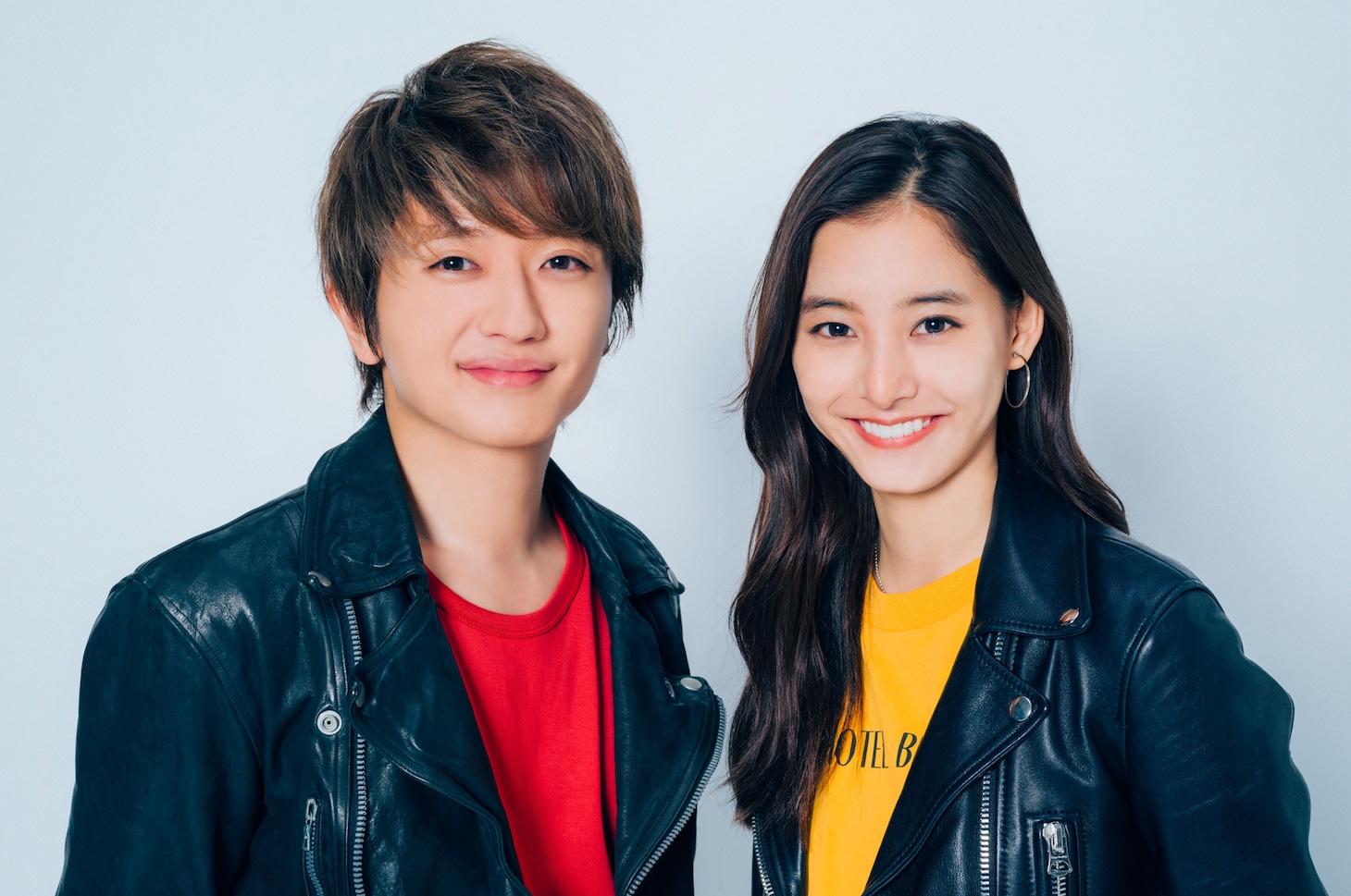 左からNissy、新木優子。