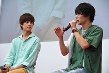 左から奥野壮、犬飼貴丈。