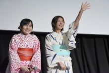 左から鈴木梨央、木村文乃。