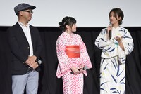 左から米林宏昌、鈴木梨央、木村文乃。