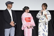 左から米林宏昌、鈴木梨央、木村文乃。