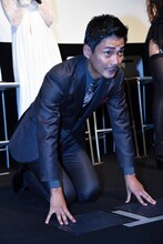 鞭をくらった直後の毎熊克哉。