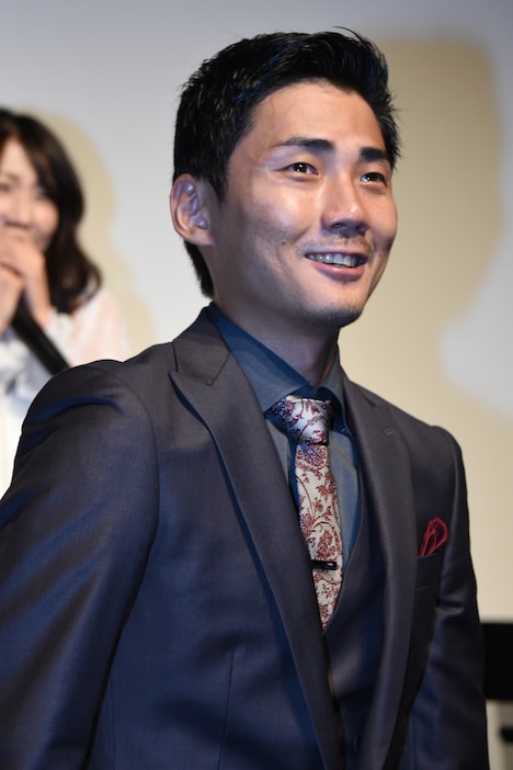 鞭をくらった直後、すっきりした表情の毎熊克哉。